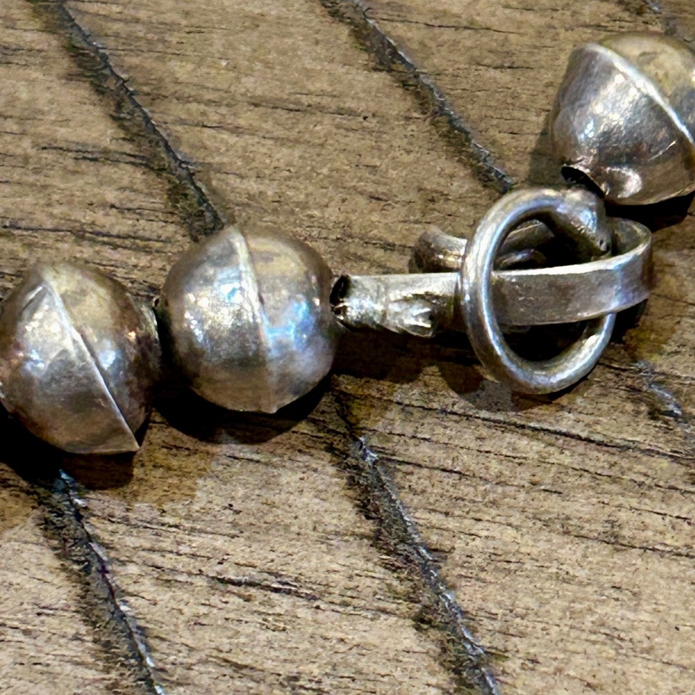 🌼Incredible Squash Blossom! Vintage Sterling Silver Navajo W/Natural Red Coral - Picture 5 of 8